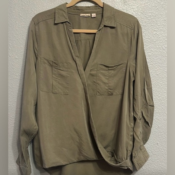 HOLDING HORSES Olive Green Blouse Lyocell large 10 Anthropologie - Picture 1 of 4